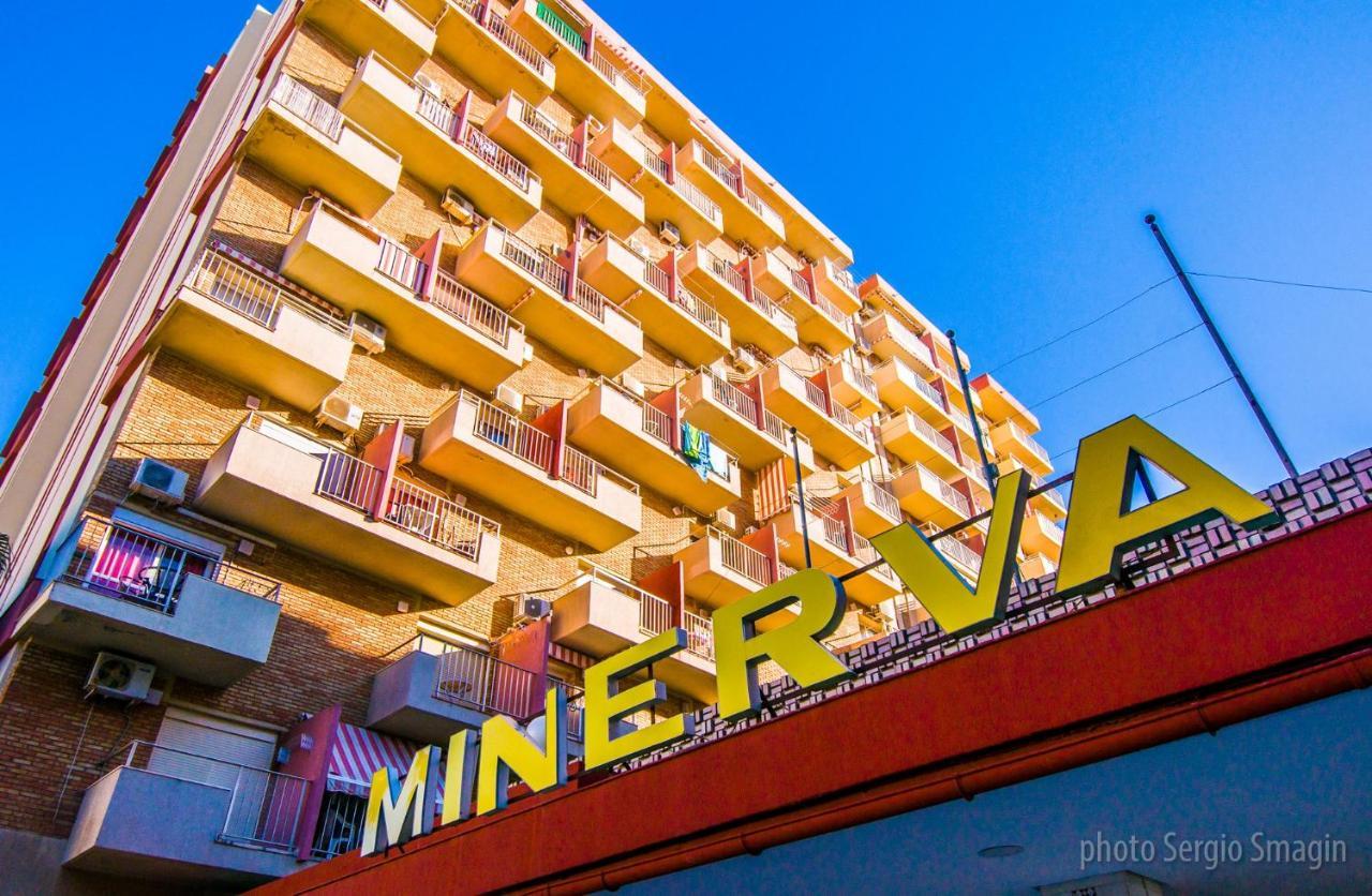 706 Minerva Apartamentos - Vista Al Mar Y La Piscina - Piscina Y Playa ベナルマデナ エクステリア 写真